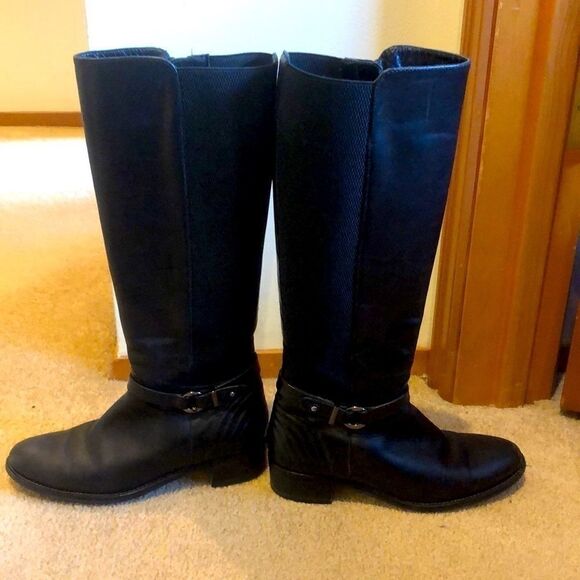 𝅺Aquatalia mid calf black leather boots - Picture 2 of 13